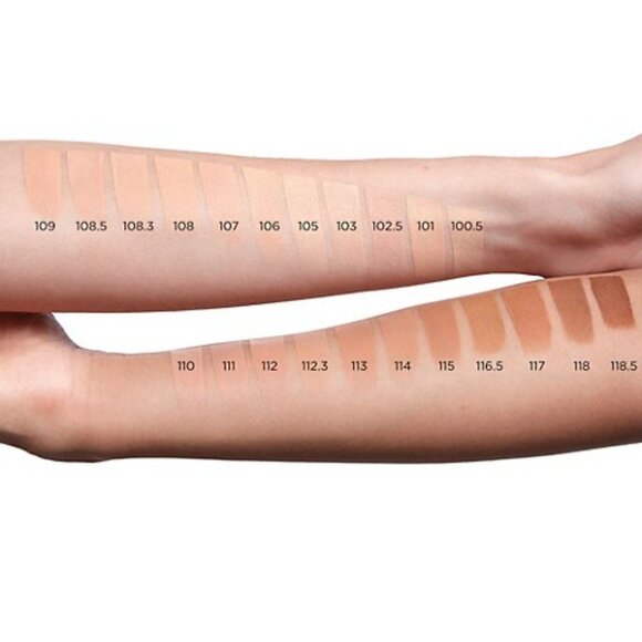 Clarins Skin Illusion Foundation – 117 Hazelnut (1 oz) - Picture 5 of 5